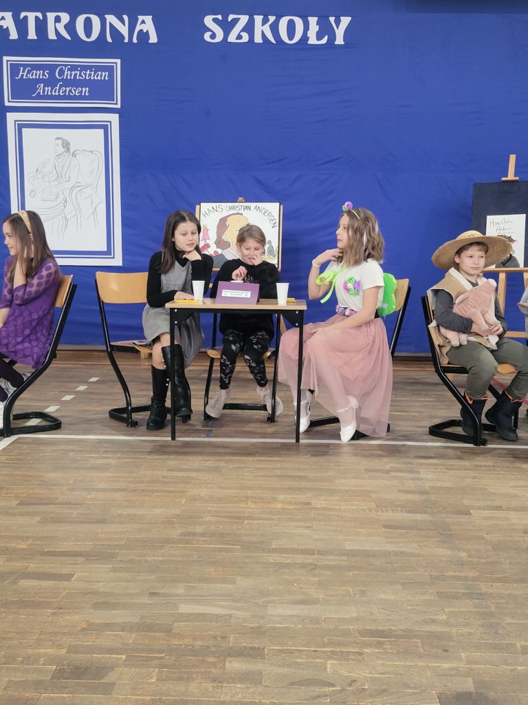 uczennice podczas konkursu