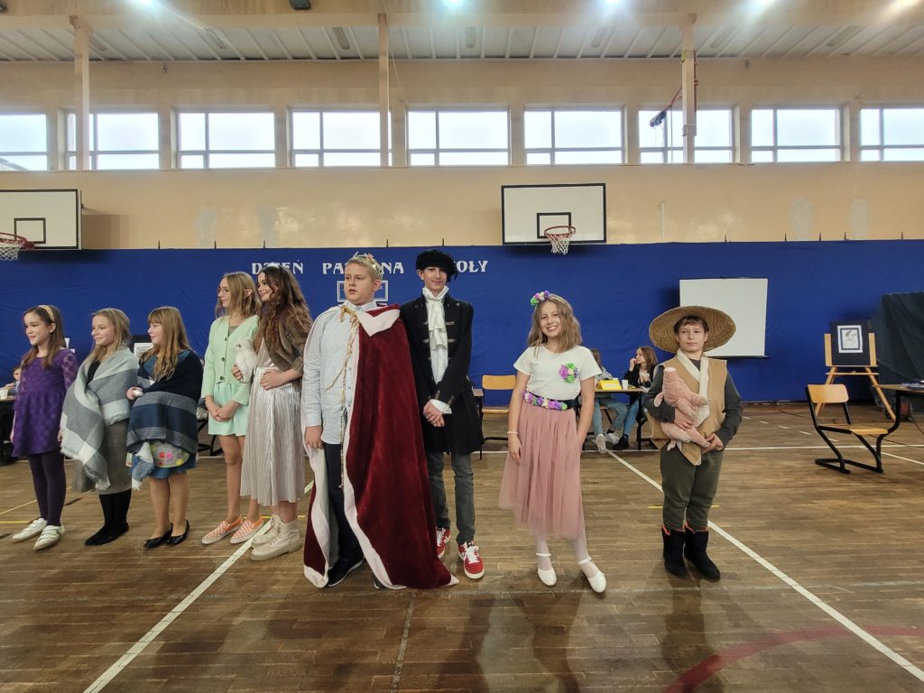 uczennice podczas konkursu