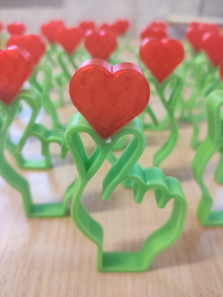 łapki trzymające serce wydrukowane na drukarce 3d