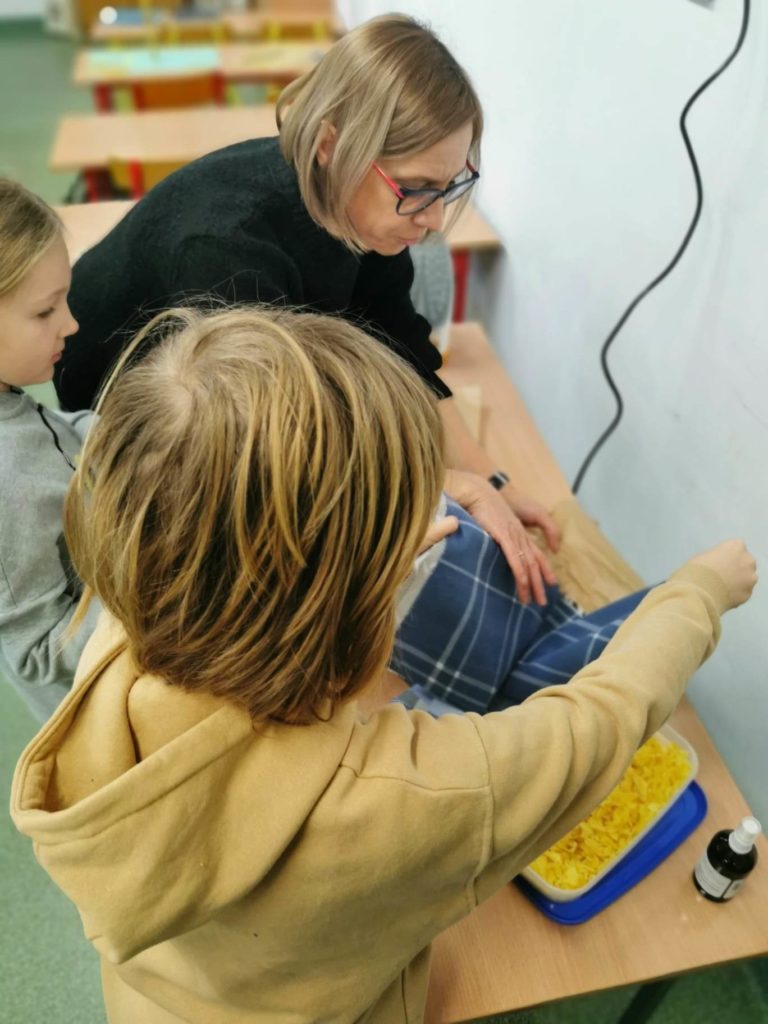 tworzenie świec z wosku