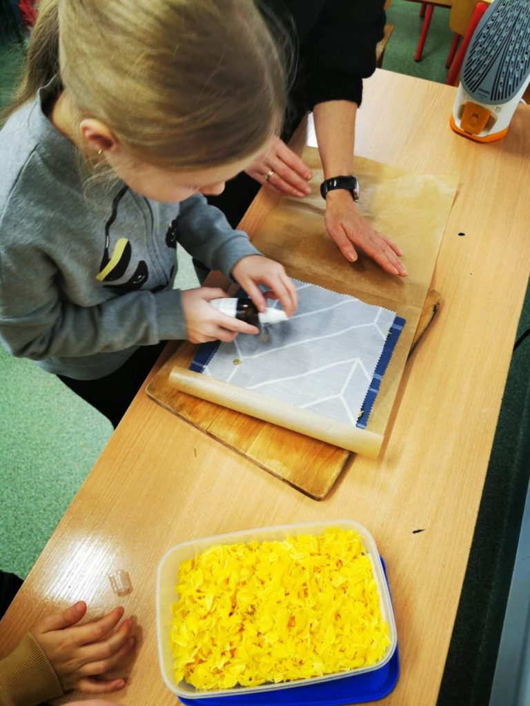 tworzenie świec z wosku