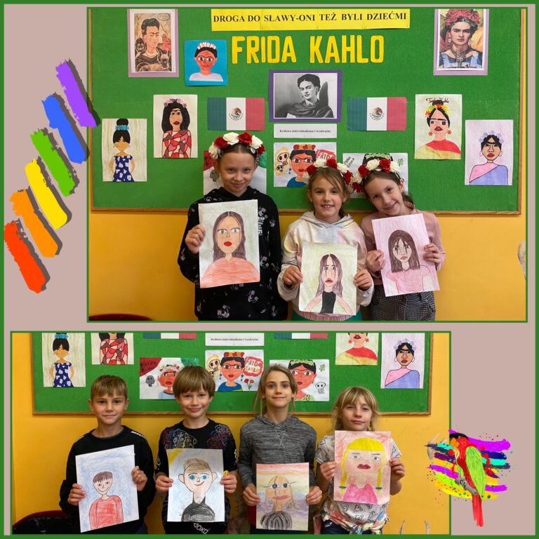 Zdjęcie górne - grupa dzieci stojąca na tle tablicy z informacjami na temat Fridy Kahlo. Dzieci trzymają w rękach swoje autoportrety. Zdjęcie dolne - grupa dzieci stojąca na tle tablicy z informacjami na temat Fridy Kahlo. Dzieci trzymają w rękach swoje autoportrety.