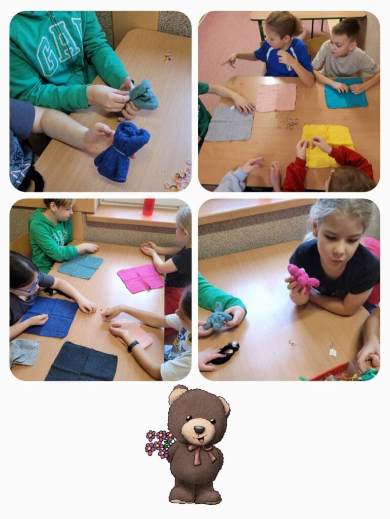 Kola偶 4 zdj臋膰. Na ka偶dym z nich wida膰 dzieci z r贸偶nokolorowymi bawe艂nianymi r臋cznikami, robi膮cych z nich misie. W dole kola偶u grafika br膮zowego misia.