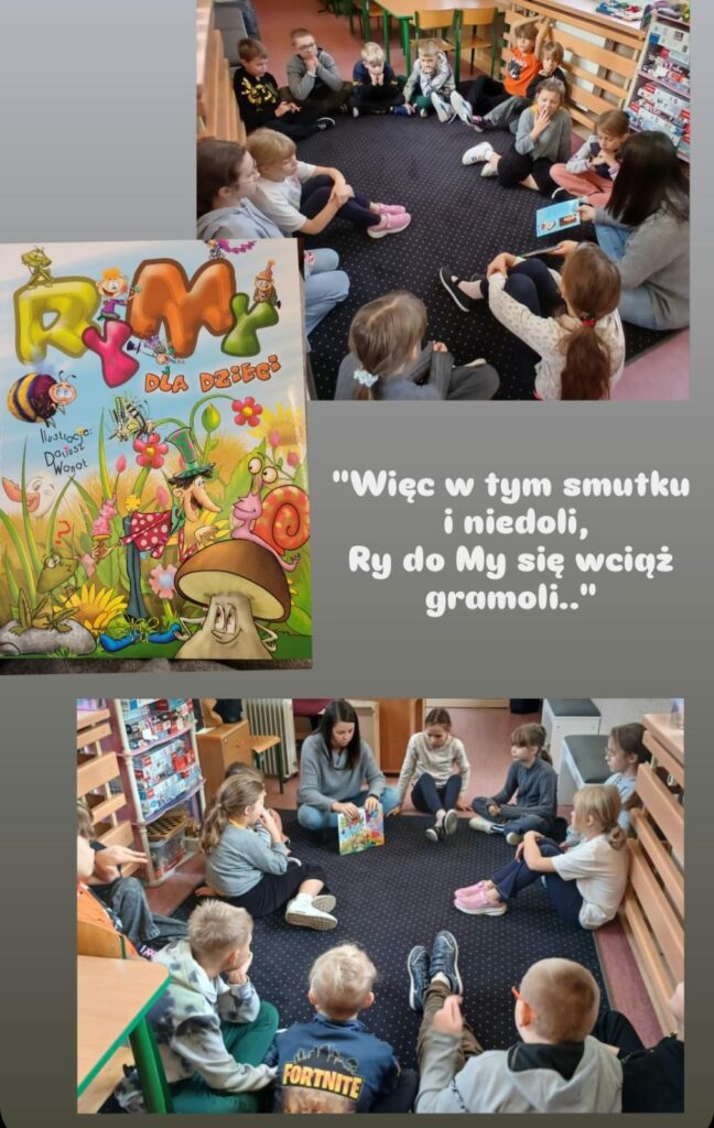 Zdjęcie przedstawia dzieci siedzące w kręgu na dywanie, słuchające osoby, która czyta im książkę. Na zdjęciu widoczna jest okładka książki zatytułowanej „Rymy dla dzieci” z kolorowymi ilustracjami autorstwa Dariusza Wanota. Na okładce widać postacie bajkowe, takie jak krasnal, ślimak, kwiaty i owady. Na jednym z obrazów na dole, opiekunka czyta dzieciom fragment książki. Tekst umieszczony obok głosi: „Więc w tym smutku i niedoli, Ry do My się wciąż gramoli...”. Zdjęcie wydaje się przedstawiać zajęcia z czytania bajek dla dzieci w szkole lub bibliotece.