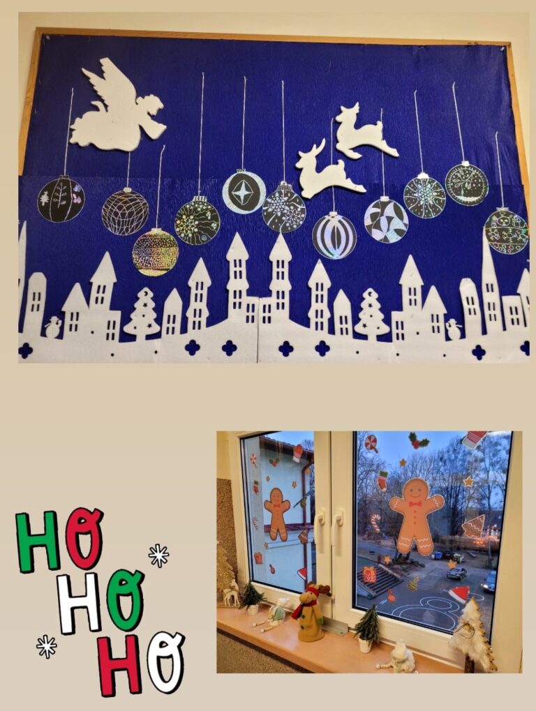Na zdjęciu widać świąteczne dekoracje wykonane w klasie lub sali przedszkolnej. 1. Górna część zdjęcia przedstawia tablicę ozdobioną w zimowo-świątecznym stylu. Na granatowym tle zawieszone są kolorowe bombki z różnymi wzorami, wykonane techniką zdrapywania. W tle znajduje się sylwetka białego anioła oraz reniferów, a na dole biała, papierowa wycinanka przedstawiająca zimowe miasteczko z domkami, drzewkami i śniegiem. 2. Dolna część zdjęcia ukazuje udekorowane okna. Na szybach przyklejono papierowe ozdoby, takie jak piernikowe ludziki, cukierki, prezenty i inne świąteczne motywy. Na parapecie ustawiono małe choinki, figurki renifera i inne zimowe ozdoby, które nadają wnętrzu przytulny i świąteczny klimat. Całość sprawia wrażenie starannie przygotowanej i pełnej świątecznego nastroju.