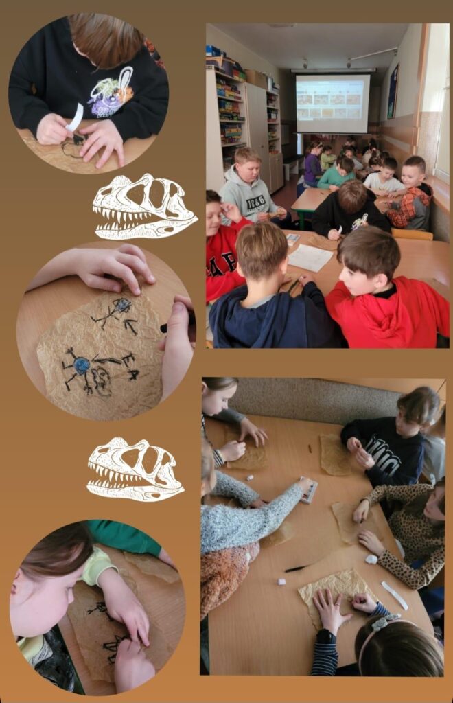 Zdjęcie przedstawia zajęcia edukacyjne w klasie, podczas których dzieci biorą udział w projekcie plastycznym związanym ze sztuką prehistoryczną. Opis zdjęcia: W prawej części widać klasę pełną uczniów siedzących w grupach przy stolikach. Na tablicy interaktywnej wyświetlone są przykłady malowideł naskalnych, które mogą służyć jako inspiracja. W lewej części znajdują się zbliżenia na dzieci rysujące na papierze, który został postarzone, aby przypominał skórę lub pergamin. Prace przedstawiają proste rysunki postaci, zwierząt i scen z życia prehistorycznego, wykonane czarnymi i kolorowymi kredkami lub węglem. Dodatkowo na zdjęciu umieszczono grafiki czaszek dinozaurów, podkreślające tematykę historyczną zajęć. To bardzo kreatywne i angażujące zajęcia, które łączą naukę o prehistorii z rozwijaniem zdolności plastycznych. Czy dzieciom podobała się ta forma nauki?