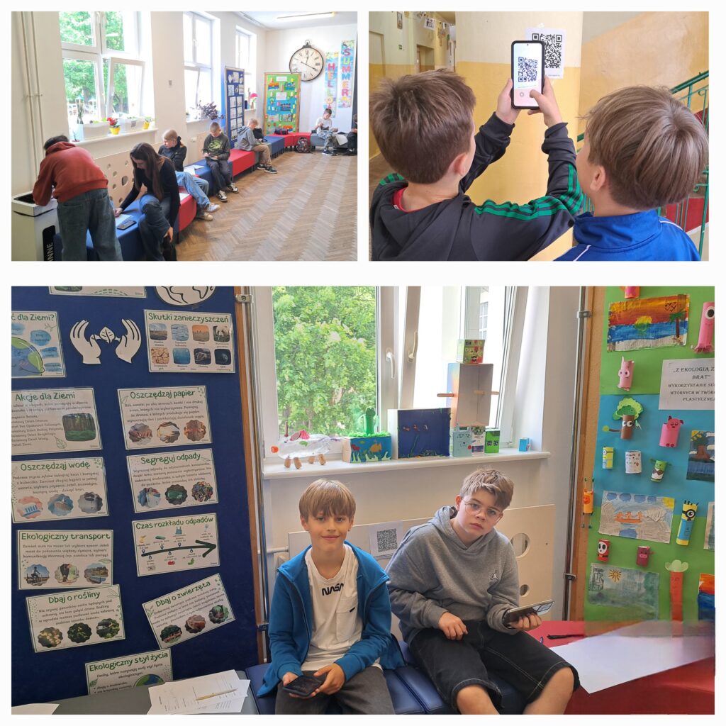 Na zdjęciu widzimy trzy ujęcia ze szkolnej akcji edukacyjnej dotyczącej ekologii. W lewym górnym rogu uczniowie siedzą na ławkach i intensywnie pracują, prawdopodobnie rozwiązując zadania lub wykonując notatki związane z tematem. W prawym górnym rogu dwóch chłopców skanuje telefonem kod QR przyklejony na ścianie, co sugeruje wykorzystanie nowoczesnych technologii w nauce. W dolnej części zdjęcia dwóch chłopców siedzi przed tablicą edukacyjną o ekologii, na której znajdują się informacje o oszczędzaniu wody, segregacji odpadów i dbaniu o rośliny. W tle widać także prace plastyczne wykonane przez uczniów, które przedstawiają ekologiczne tematy i recyklingowe postacie. Całość tworzy obraz aktywnej, nowoczesnej i praktycznej nauki o ochronie środowiska w szkole.
